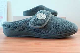 simple flat slippers